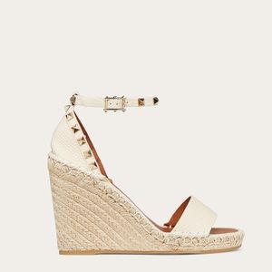 Valentino DOUBLE ROCKSTUD GRAINY CALFSKIN WEDGE SANDAL 95 MM